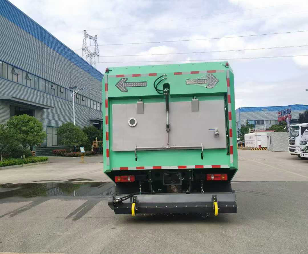 東風天錦18噸干濕兩用道路污染清除車圖片5
