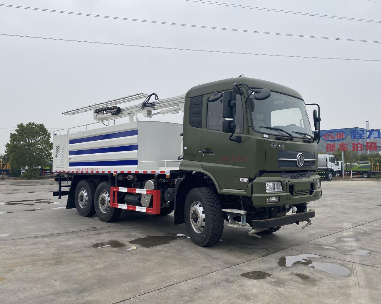 東風天錦六驅(qū)6X6光伏板清洗車