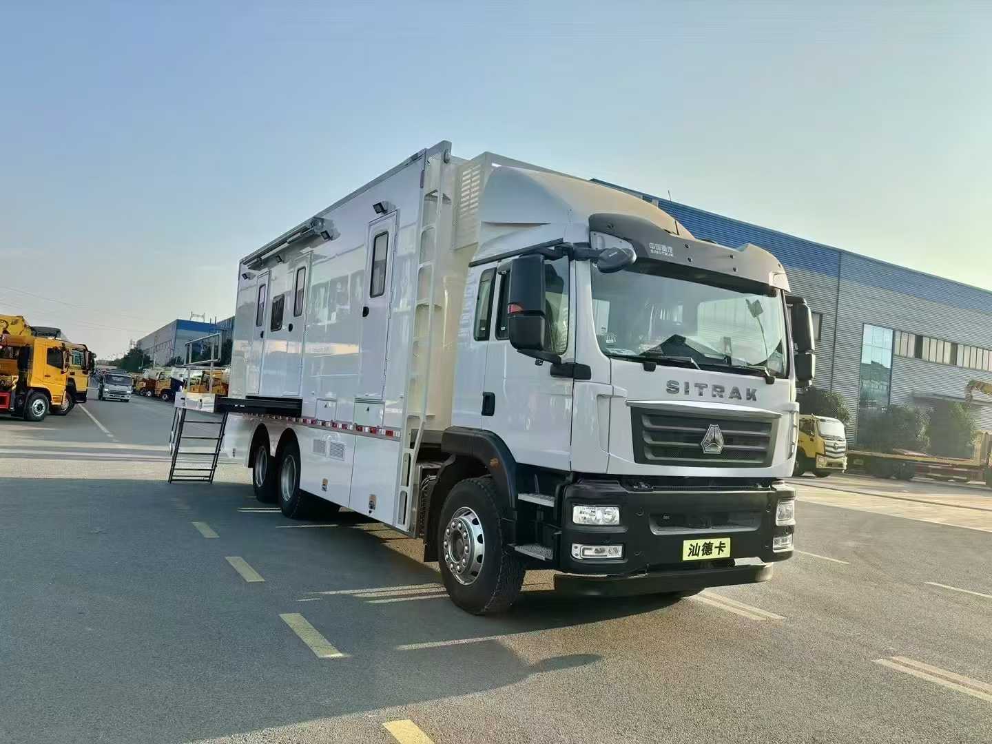 重汽汕德卡大型多功能方艙醫療車